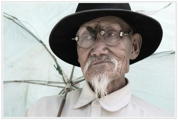 "The Old Chinese Man" - Normann Szkop - Luoyang, China